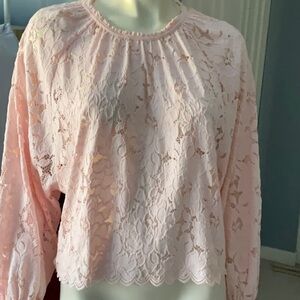 Feminine lacy top - fits size 6-10